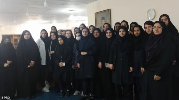 بازدید دانش آموزان دبیرستان فخریه از کتابخانه پردیس فاطمه الزهرا 2