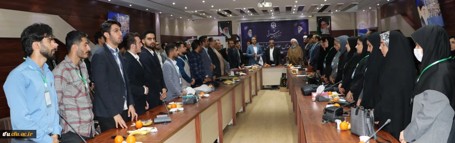 دانشجو معلمان ، معماران و مهندسان نظام تربیتی ایران اسلامی اند 2