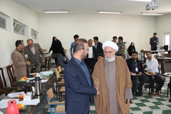 دانشجو معلمان ، معماران و مهندسان نظام تربیتی ایران اسلامی اند 13