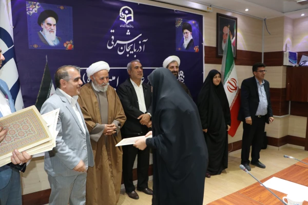 دانشجو معلمان ، معماران و مهندسان نظام تربیتی ایران اسلامی اند 17