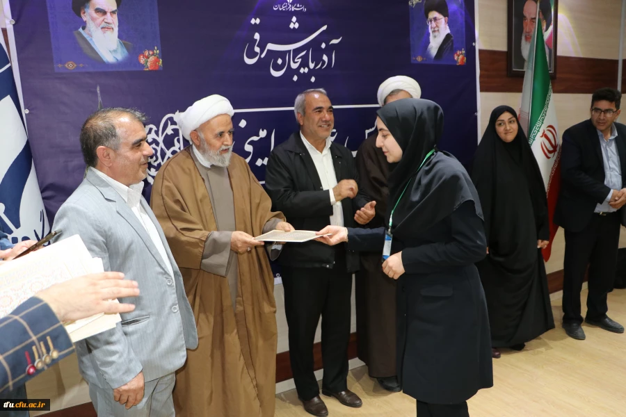 دانشجو معلمان ، معماران و مهندسان نظام تربیتی ایران اسلامی اند 19