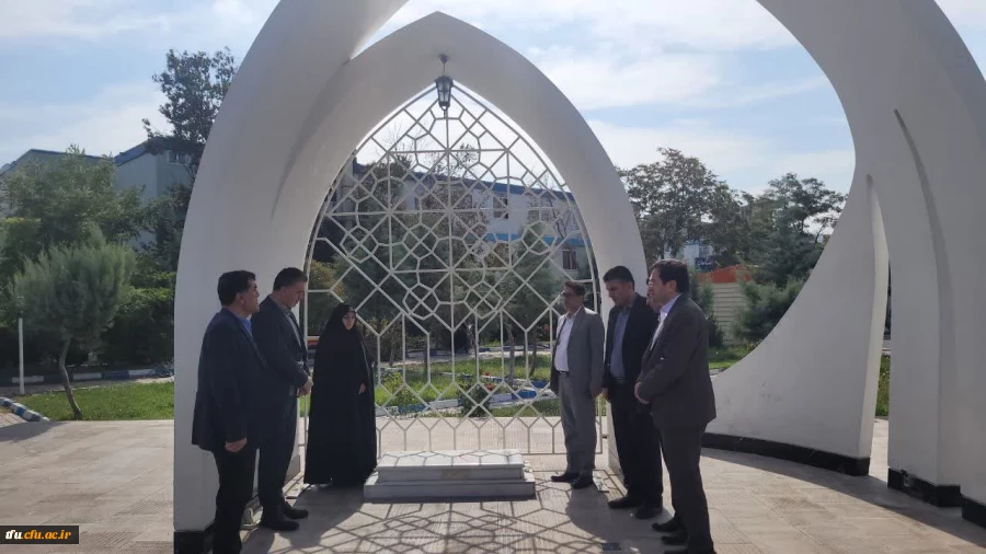 بازدید دکتر نامداری مدیر کل دفتر نشر و اطلاع رسانی علمی دانشگاه و دکتر پاشایی معاون اداره کل نشر و اطلاع رسانی از کتابخانه پردیس فاطمه الزهرا(س) 2