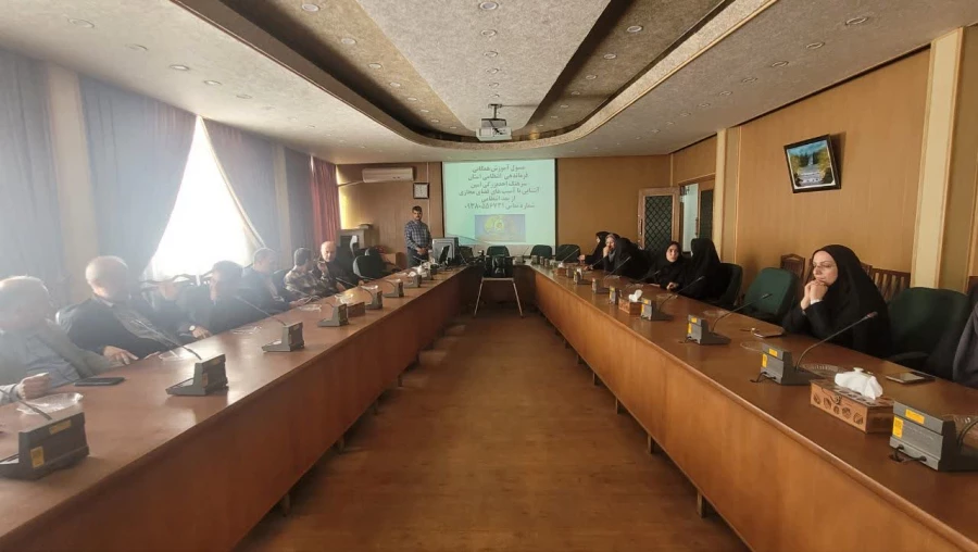 نشست تخصصی جناب سرهنگ بزرگی، مسئول آموزش معاونت اجتماعی نیروی انتظامی استان با اساتید و همکاران پردیس فاطمه الزهرا(س) 2