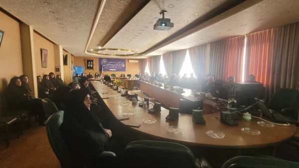 نشست تخصصی جناب سرهنگ بزرگی، مسئول آموزش معاونت اجتماعی نیروی انتظامی استان با اساتید و همکاران پردیس فاطمه الزهرا(س) 2