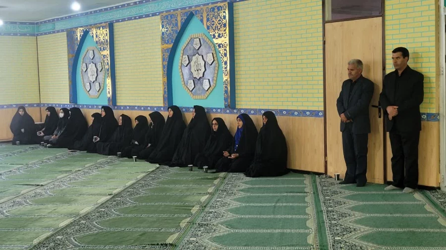 مراسم قرائت زیارت عاشورا در نمازخانه پردیس فاطمه الزهرا(س) 4