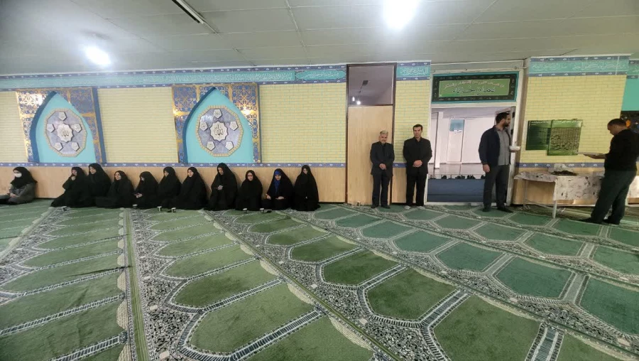 مراسم قرائت زیارت عاشورا در نمازخانه پردیس فاطمه الزهرا(س) 5