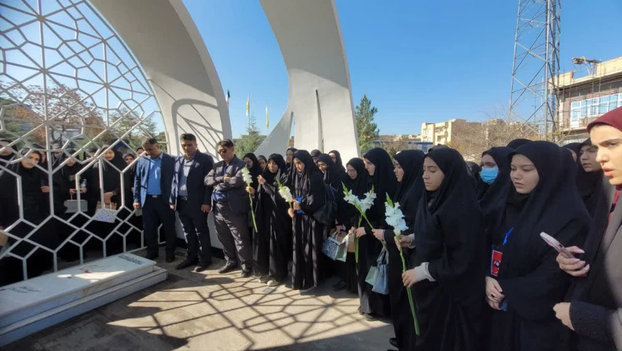 آیین اسقبال از نو دانشجو معلمان ورودی 1402 پردیس فاطمه الزهرا(س) تبریز 2