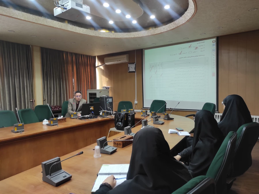 برگزاری کارگاه توانمند سازی مقدمات تحلیل داده های آماری spss 14