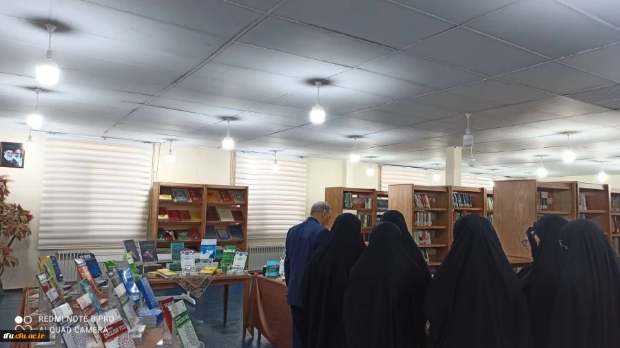 واحد پژوهش و فناوری پردیس فاطمة الزهرا ( س) تبریز به مناسبت هفته کتاب و کتابخوانی برگزار کرد:

نمایشگاه کتابخانه آزاد ونمایشگاه کتاب : 2