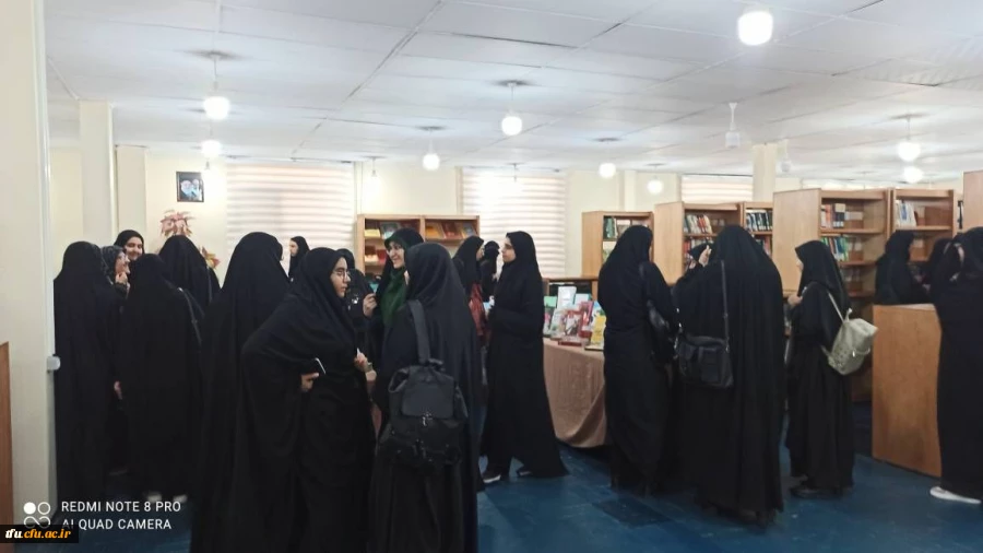 واحد پژوهش و فناوری پردیس فاطمة الزهرا ( س) تبریز به مناسبت هفته کتاب و کتابخوانی برگزار کرد:

نمایشگاه کتابخانه آزاد ونمایشگاه کتاب : 2