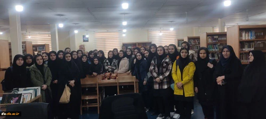  تبریز تعداد ۴۵ تن از دانش آموزان وکادر آموزشی دبیرستان هاجر مرند ساعت ۱۰صبح روز چهارشنبه ۱۵ آذر ۱۴۰۲ از کتابخانه  2