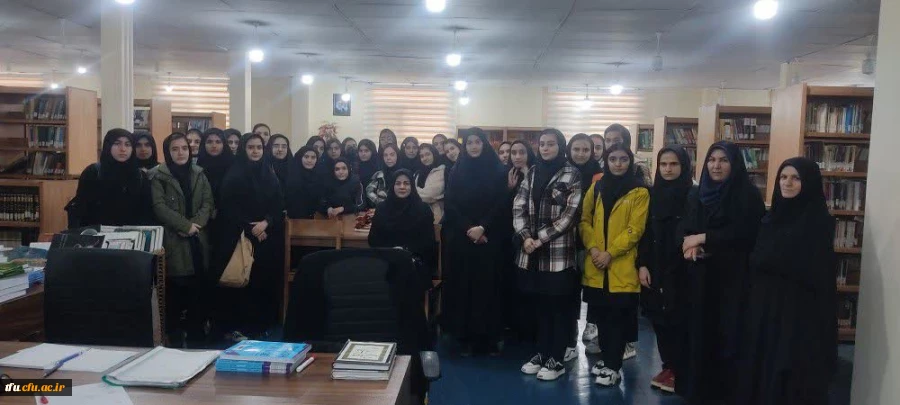  تبریز تعداد ۴۵ تن از دانش آموزان وکادر آموزشی دبیرستان هاجر مرند ساعت ۱۰صبح روز چهارشنبه ۱۵ آذر ۱۴۰۲ از کتابخانه  3