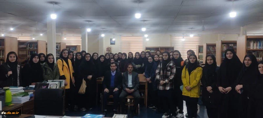  تبریز تعداد ۴۵ تن از دانش آموزان وکادر آموزشی دبیرستان هاجر مرند ساعت ۱۰صبح روز چهارشنبه ۱۵ آذر ۱۴۰۲ از کتابخانه  4