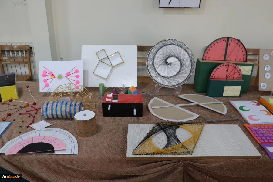 نمایشگاه استانی تولید محتوا و دست سازه های ریاضی و زیست و فیزیک و شیمی 4