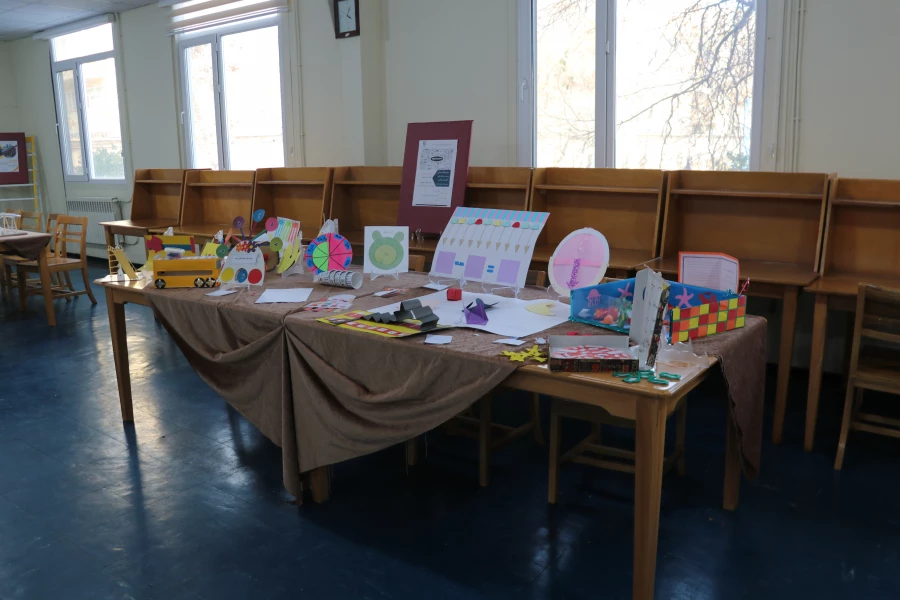 نمایشگاه استانی تولید محتوا و دست سازه های ریاضی و زیست و فیزیک و شیمی 4