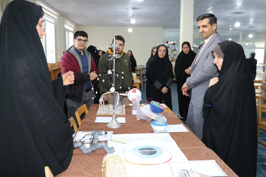 نمایشگاه استانی تولید محتوا و دست سازه های ریاضی و زیست و فیزیک و شیمی 14