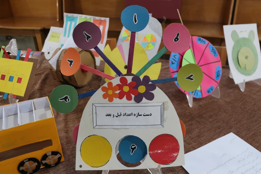 نمایشگاه استانی تولید محتوا و دست سازه های ریاضی و زیست و فیزیک و شیمی 25