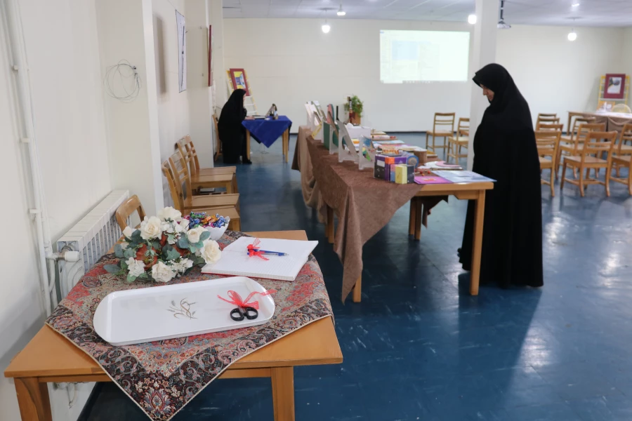 نمایشگاه استانی تولید محتوا و دست سازه های ریاضی و زیست و فیزیک و شیمی 30