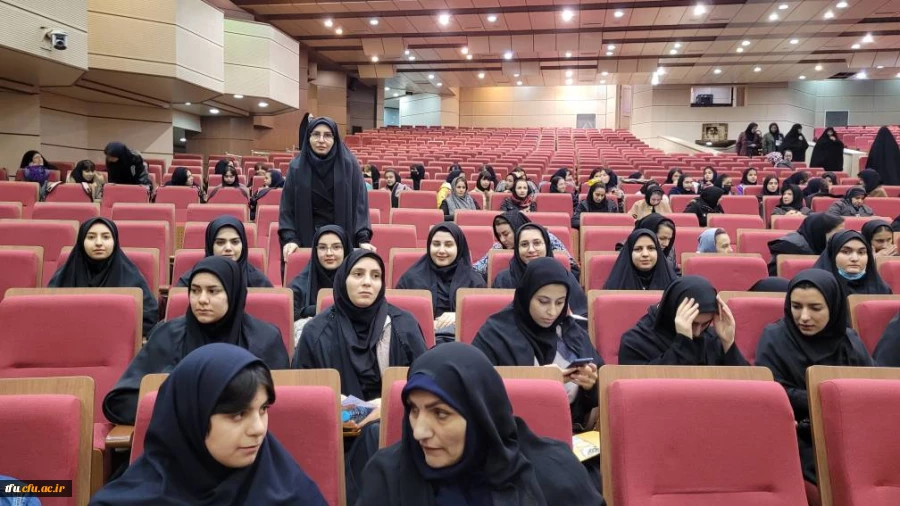 حضور دانشجو معلمان پردیس فاطمه الزهرا(س) در جشن نیمه شعبان در مصلی 2