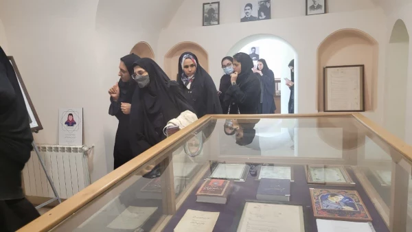 بازدید از خانه تاریخی پروین اعتصامی 7