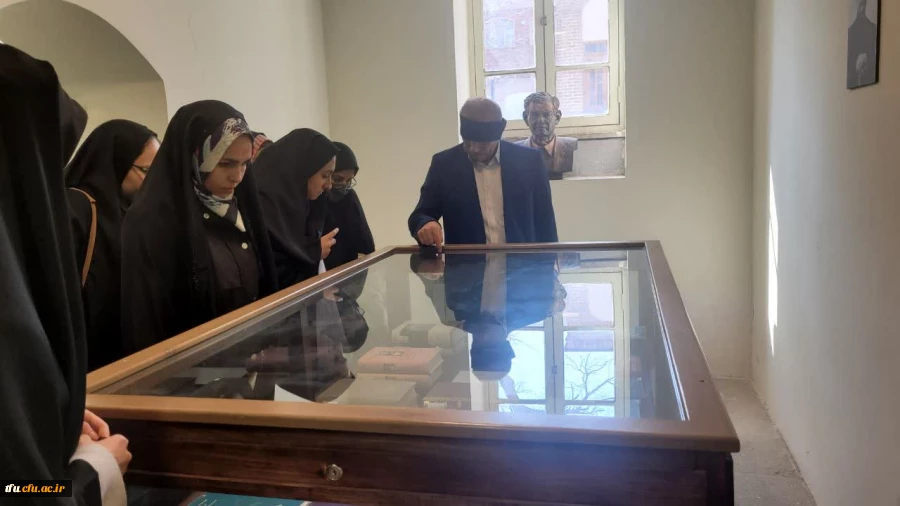 بازدید از خانه تاریخی پروین اعتصامی 8