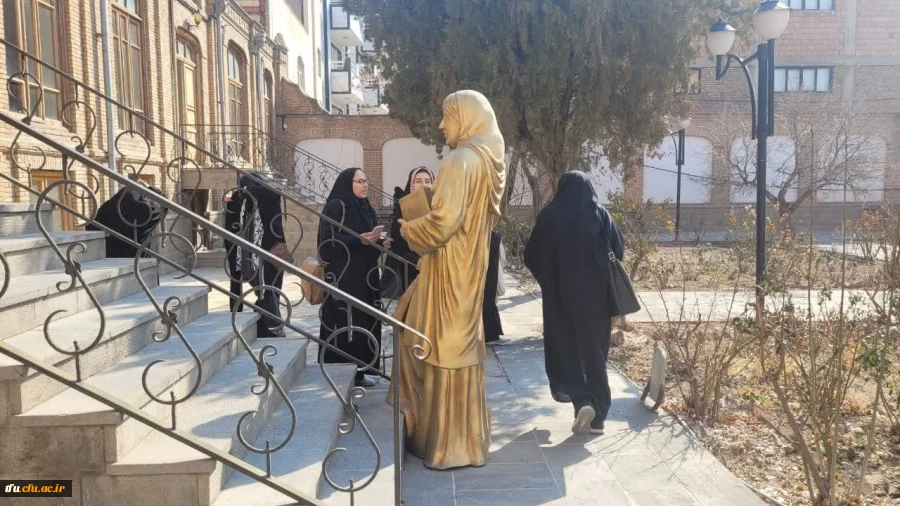 بازدید از خانه تاریخی پروین اعتصامی 12