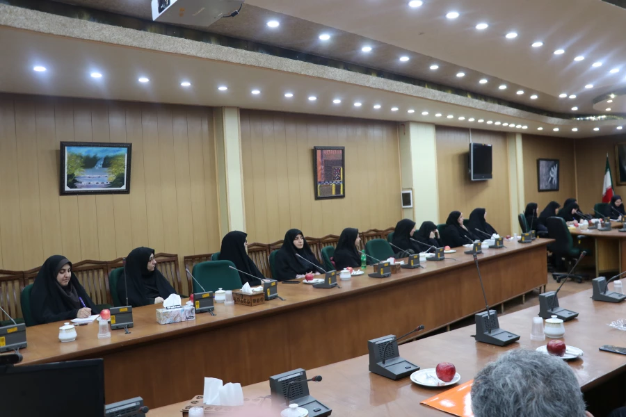 اولین جلسه از سلسله جلسات اخلاق حرفه ای 9