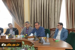 جلسه نهایی جمع بندیبا حضور مسؤلین و اساتید و داوران و شرکت کنندگان و دانشجو معلمان  11