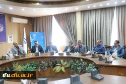 جلسه نهایی جمع بندیبا حضور مسؤلین و اساتید و داوران و شرکت کنندگان و دانشجو معلمان  13