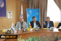 جلسه نهایی جمع بندیبا حضور مسؤلین و اساتید و داوران و شرکت کنندگان و دانشجو معلمان  16