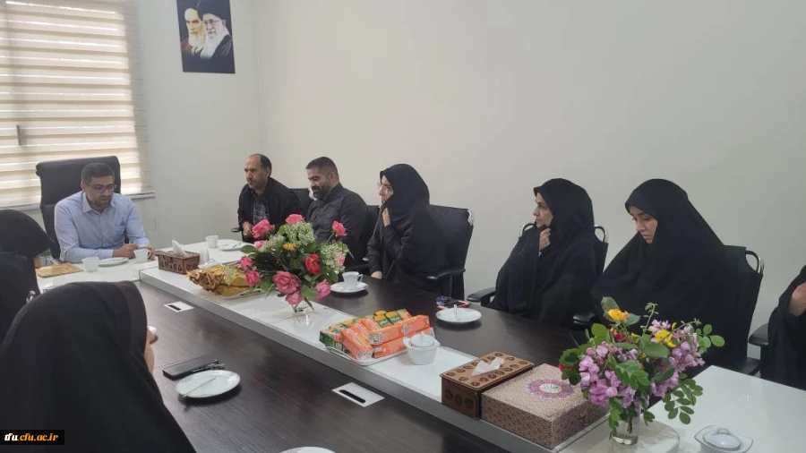 حضور جناب سرهنگ سید کمال نظیری فرمانده حوزه کارمندی شهید عبدالهی در پردیس فاطمه الزهرا (س) تبریز به مناسبت هفته معلم 4