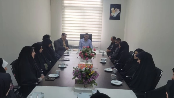 حضور جناب سرهنگ سید کمال نظیری فرمانده حوزه کارمندی شهید عبدالهی در پردیس فاطمه الزهرا (س)  8