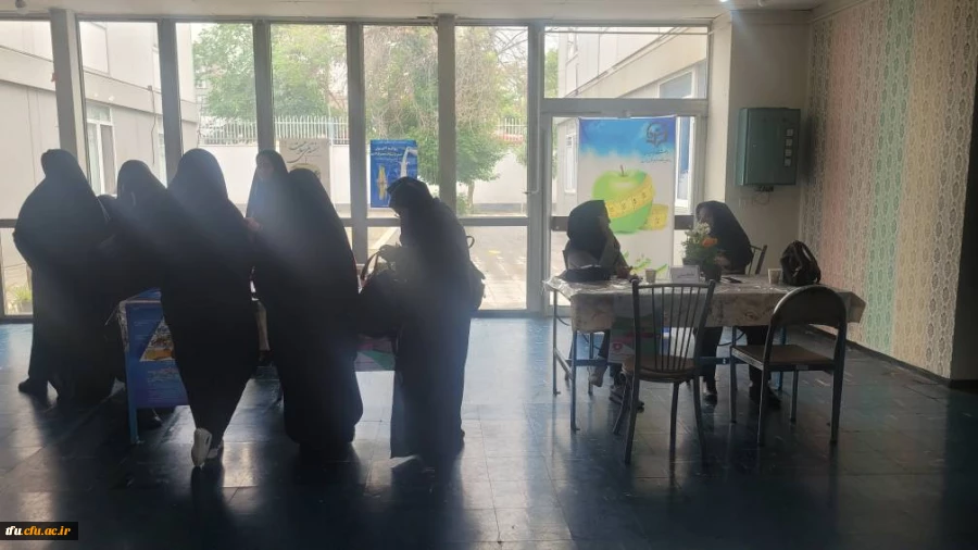 حضور پزشکان واحد تغذیه،مامایی و روانشناسی به مناسبت هفته سلامت در پردیس فاطمه الزهرا(س)تبریز 2