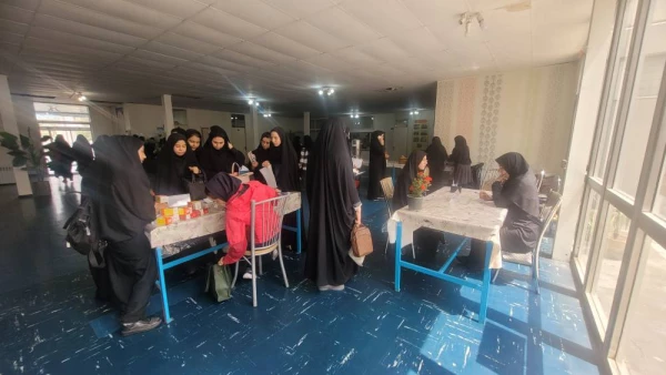 حضور پزشکان واحد تغذیه،مامایی و روانشناسی به مناسبت هفته سلامت در پردیس فاطمه الزهرا(س)تبریز 6