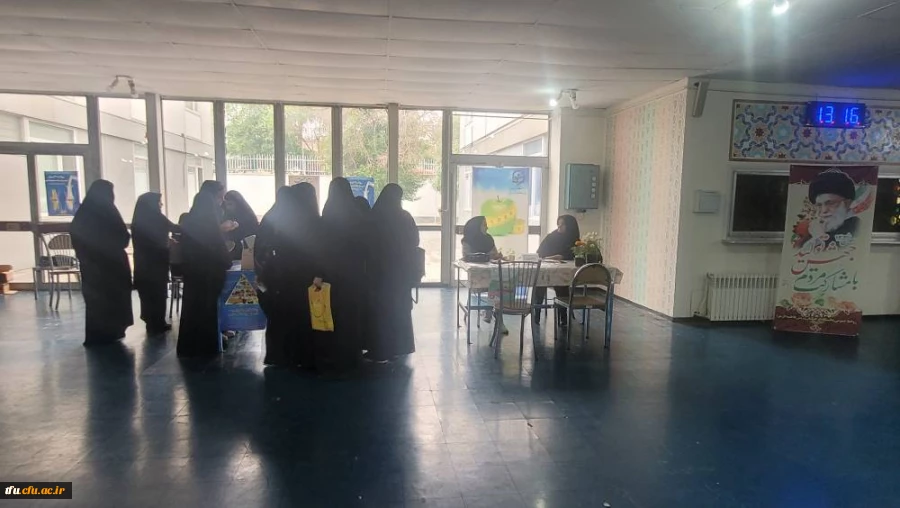 حضور پزشکان واحد تغذیه،مامایی و روانشناسی به مناسبت هفته سلامت در پردیس فاطمه الزهرا(س)تبریز 7