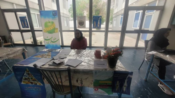 حضور پزشکان واحد تغذیه،مامایی و روانشناسی به مناسبت هفته سلامت در پردیس فاطمه الزهرا(س)تبریز 2