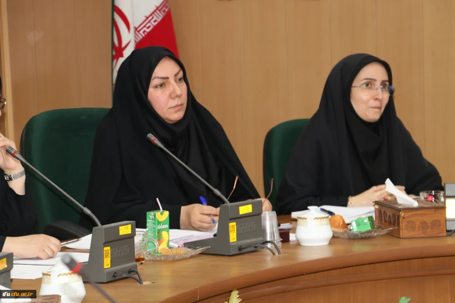 جلسه شورای تحصیلات تکمیلی دانشگاه فرهنگیان استان 5