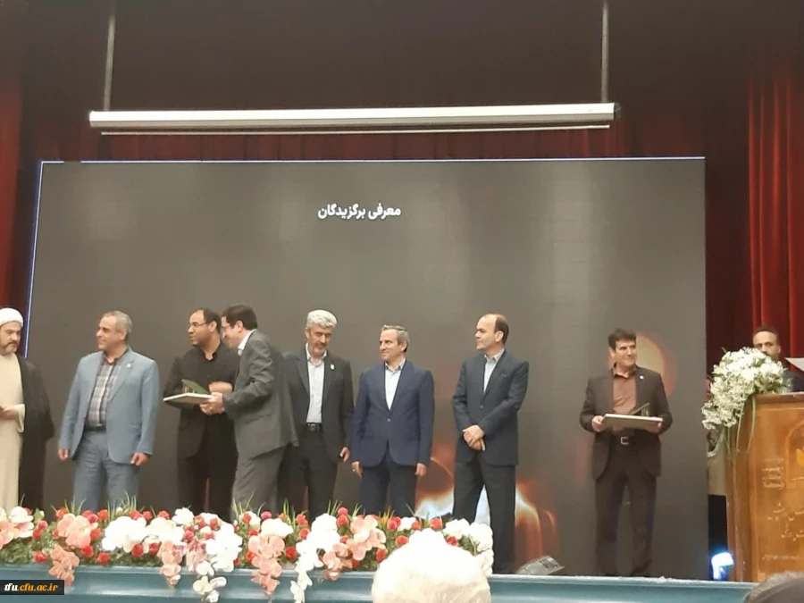 تجلیل از اساتید و دانشجویان برگزیده جشنواره پژوهش و فناوری و پویش دانشگاه فرهنگیان استان آذر بایجان شرقی 5