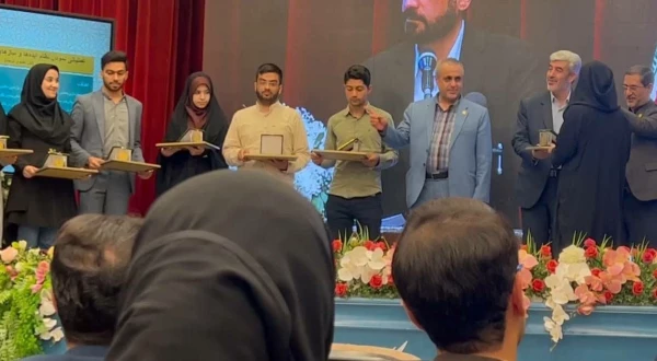 تجلیل از اساتید و دانشجویان برگزیده جشنواره پژوهش و فناوری و پویش دانشگاه فرهنگیان استان آذر بایجان شرقی 9