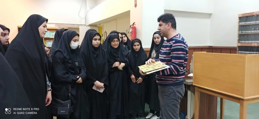 بازید دانشجومعلمان از کتابخانه مرکزی تبریز به مناسبت هفته کتاب و کتابخوانی 3