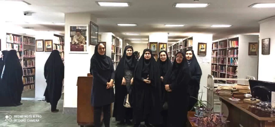 بازید دانشجومعلمان از کتابخانه مرکزی تبریز به مناسبت هفته کتاب و کتابخوانی 4