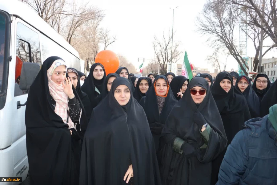 حماسه حضور اساتید و کارمندان و دانشجویان پردیس در خجسته سالروز پیروزی انقلاب 4