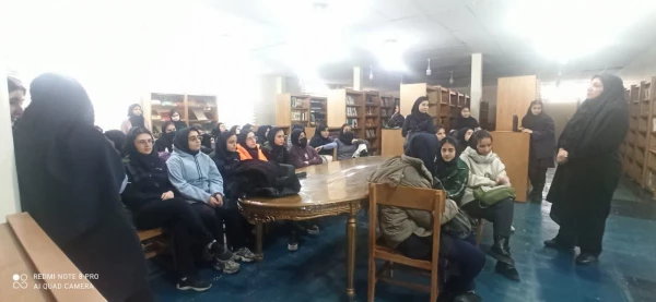 بازدید دانش آموزان آموزشگاه دخترانه فرزانگان از پردیس  3