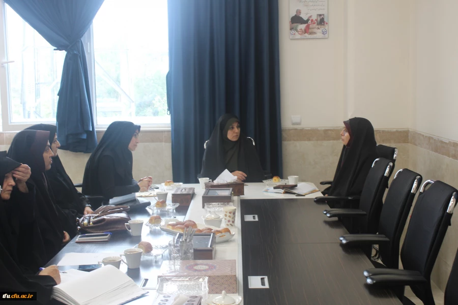 جلسه مشاوران در پردیس فاطمه الزهرا 2