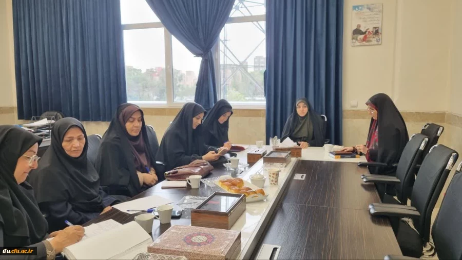 جلسه مشاوران در پردیس فاطمه الزهرا(س) تبریز 2
