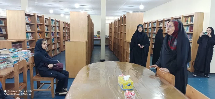 بازدید دانش آموزان آموزشگاه دخترانه معلم از پردیس فاطمه الزهرا(س) 2