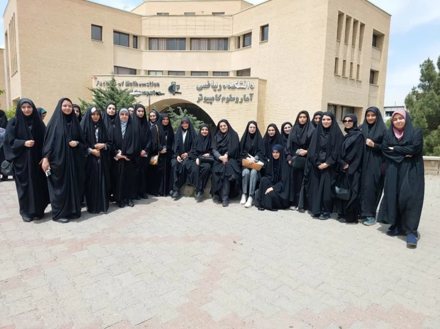 بازدید دانشجو معلمان از افلاک نما دانشگاه تبریز 3