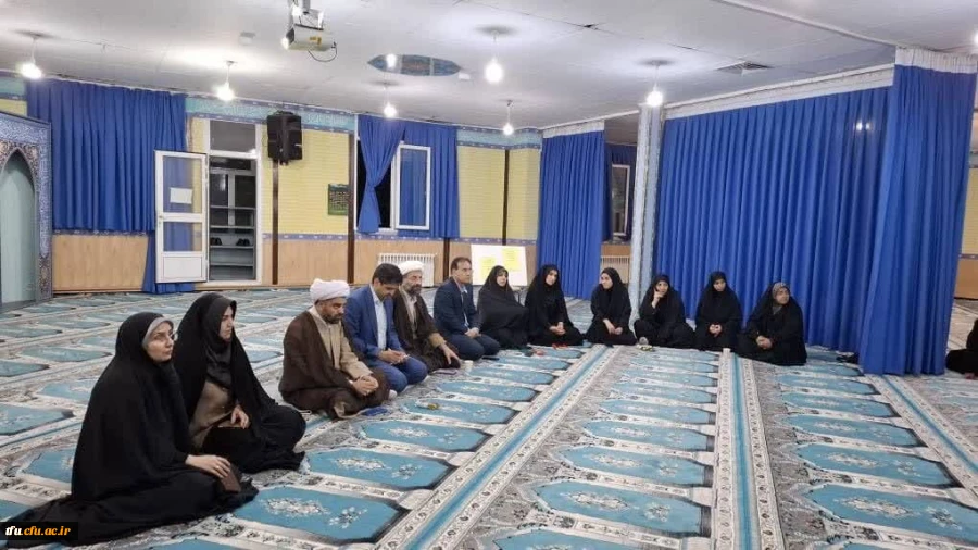 برگزاری نشست صمیمی در هفته بزرگداشت سرا 2