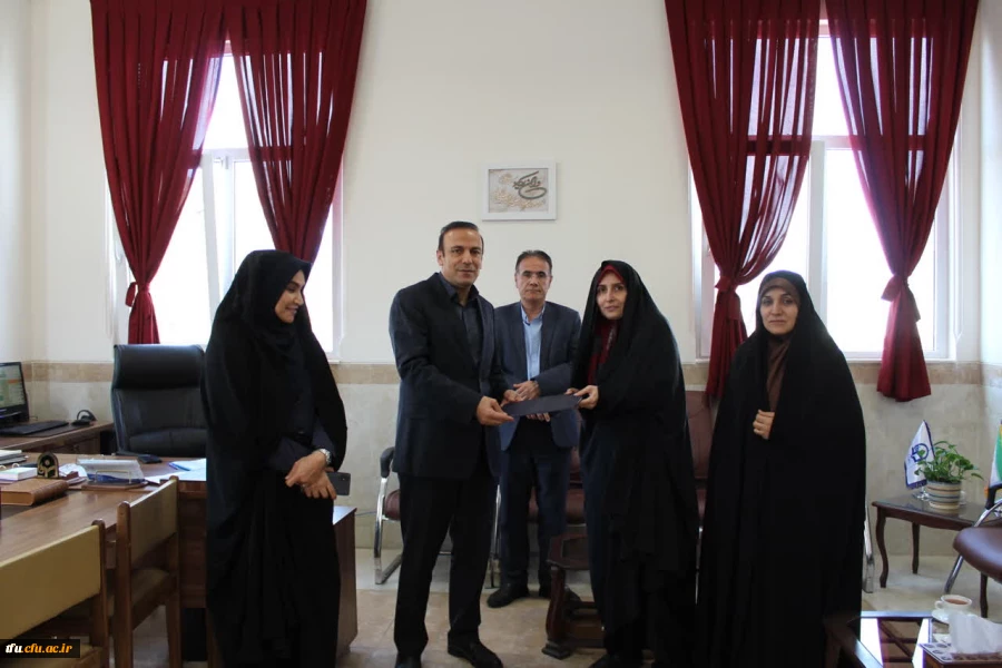 تقدیر از مشاوران و کارشناسان مشاوره  3