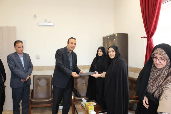تقدیر از مشاوران و کارشناسان مشاوره  5